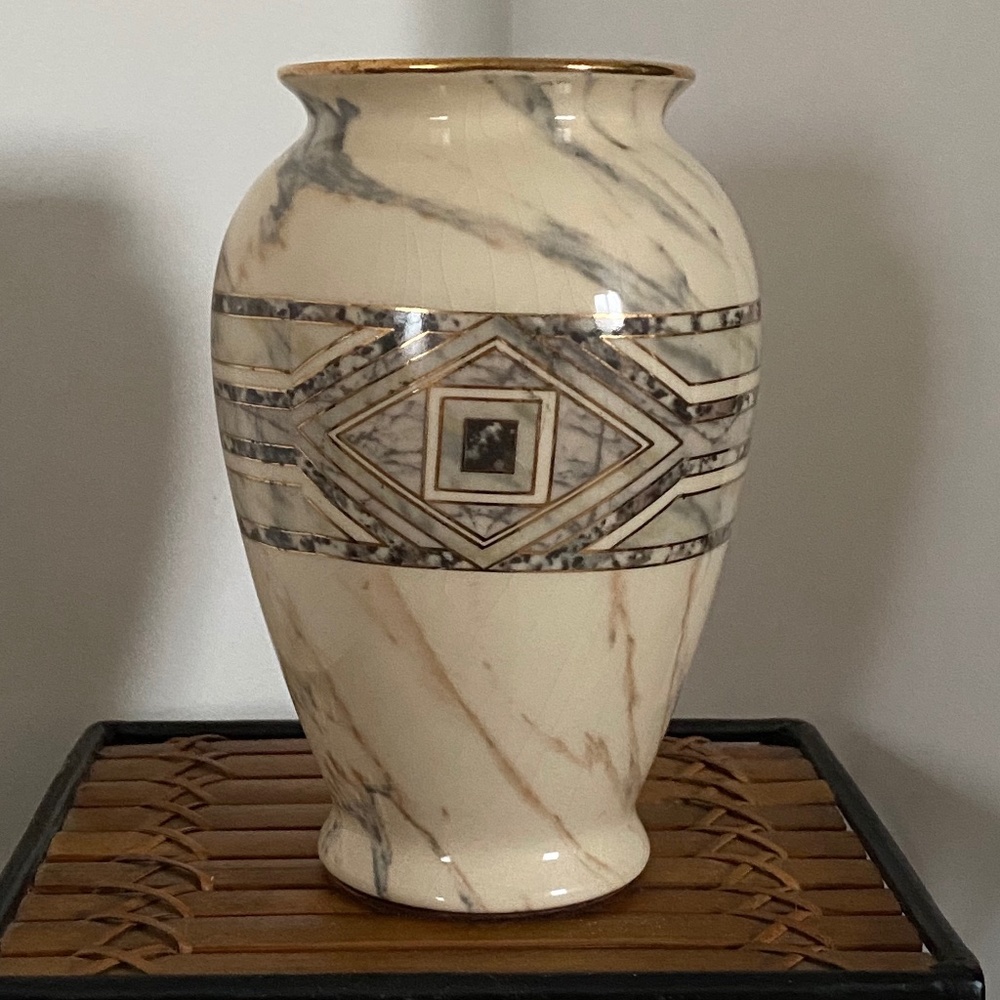 Ceramica Yapacunchi Ecuadorean Vase